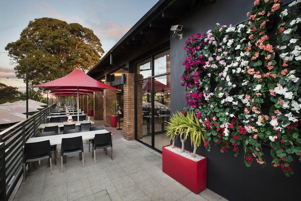 Nightcap At The Ranch Hotel Macquarie Park Exteriör bild